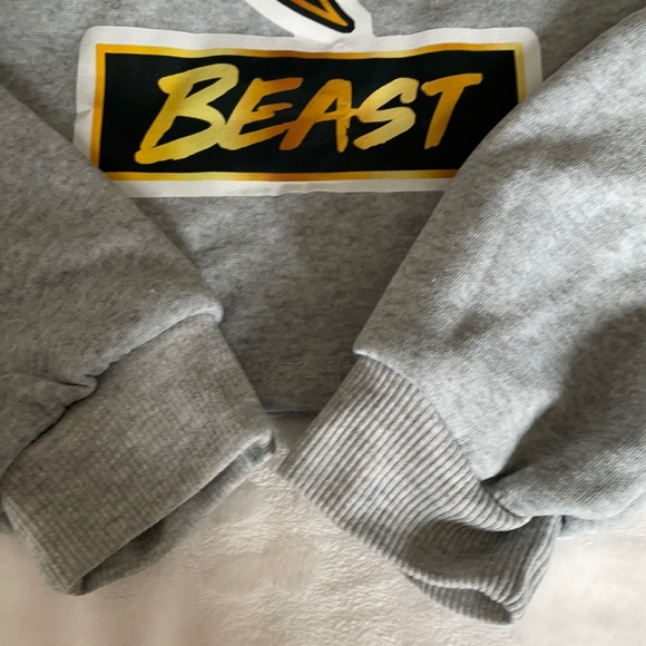 Mr. Beast Crop Hoodie! - Picture 4 of 9